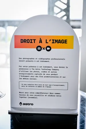 Un aviso de grabación en francés.