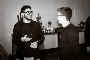 Ben, del core team de Astro, sonriendo con un invitado.