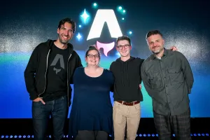 Foto de grupo de los oradores de la keynote. De izquierda a derecha: Fred K. Schott, Sarah Rainsberger, Ben Holmes, y Matthew Phillips.