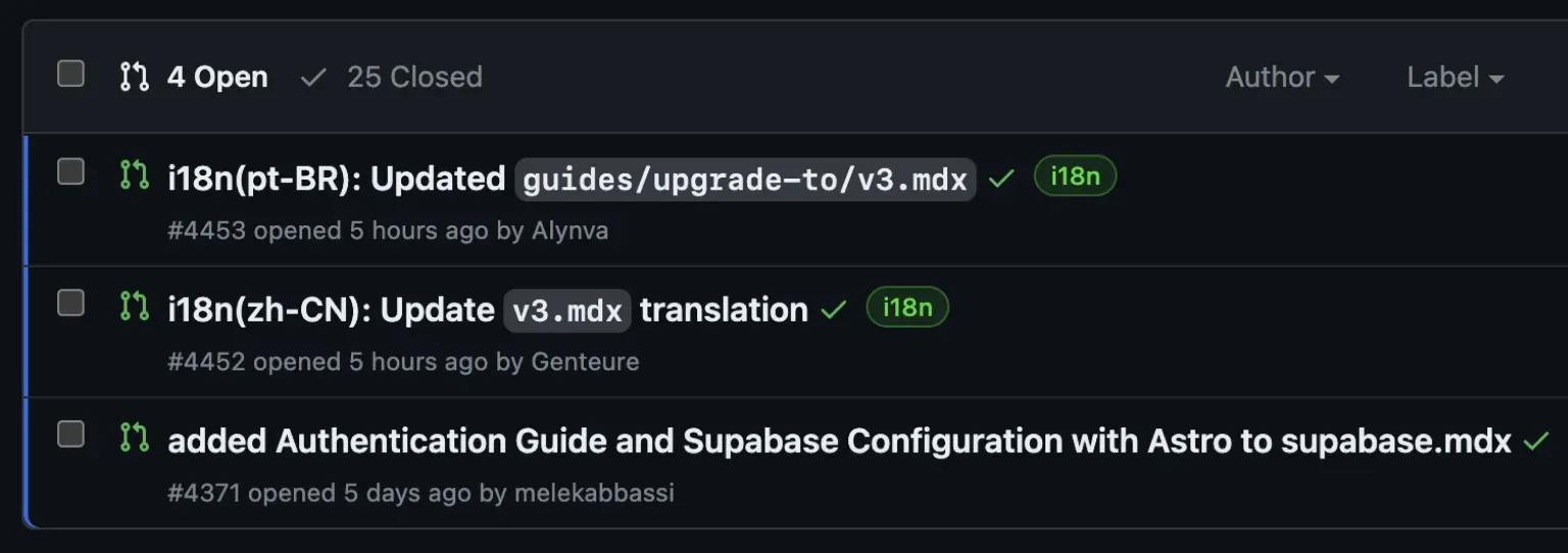 Una selección de PRs abiertos de Astro docs en GitHub, mostrando PRs de traducción junto a un PR para añadir nuevo contenido de guía CMS.